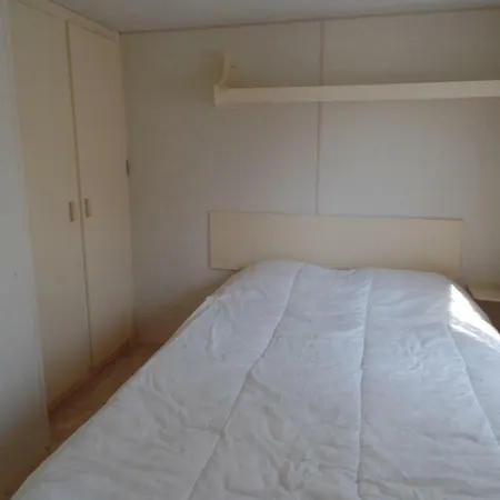 Eifellux مكان تخييم Korperich